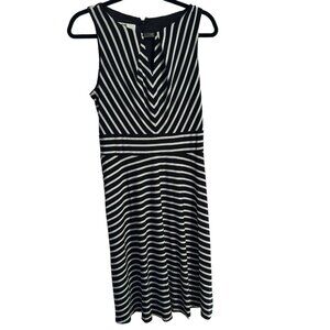 DR Collection Women's Dress 8 Black White Striped Print Dress Fit &‎ Flare